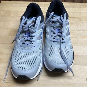 NWOT  New Balance 840v4 Mens size 12